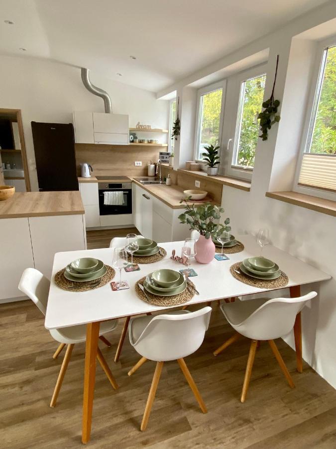 Sunny Oak Estate Lägenhet Mengeš Exteriör bild