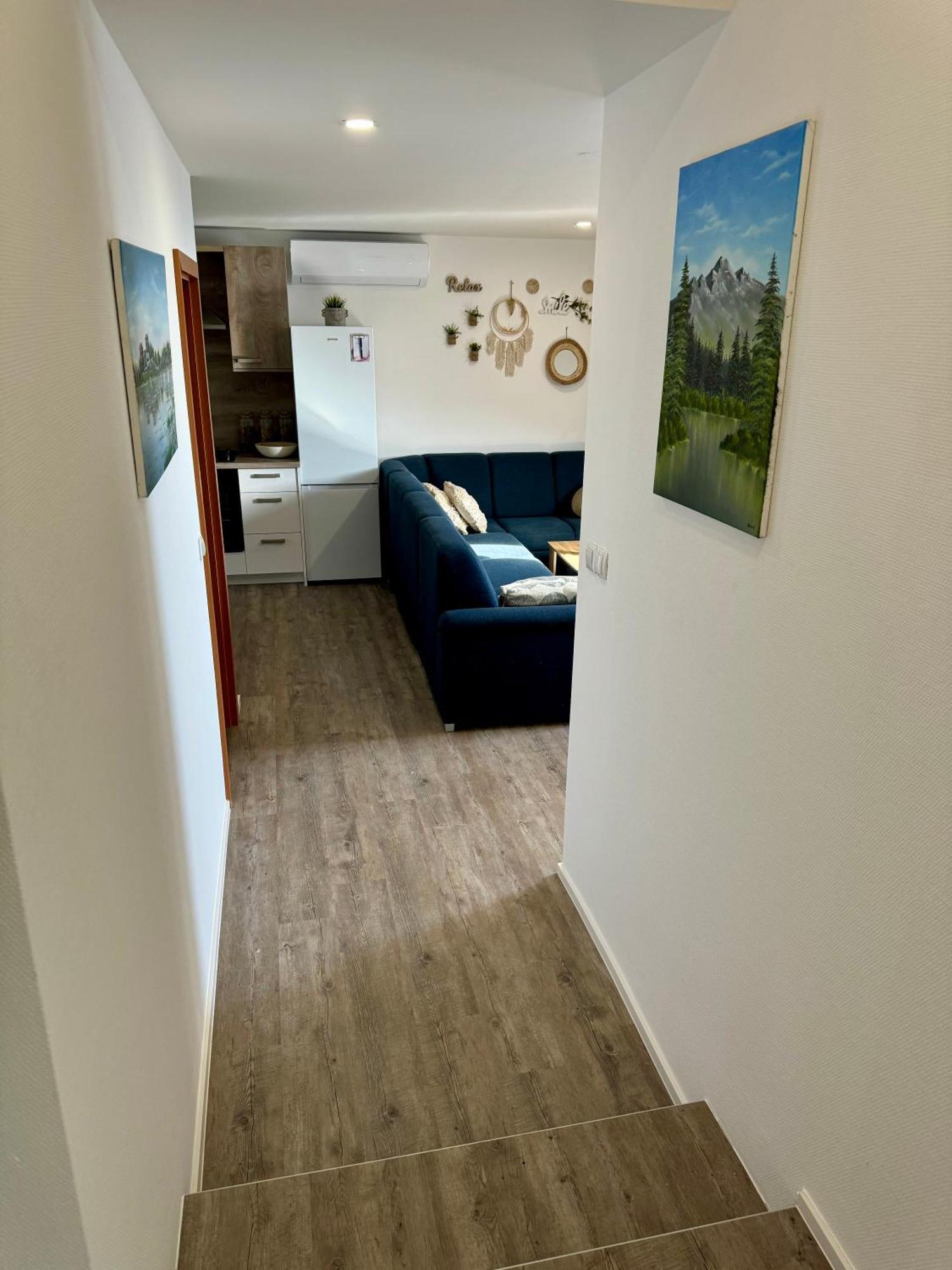 Sunny Oak Estate Lägenhet Mengeš Exteriör bild